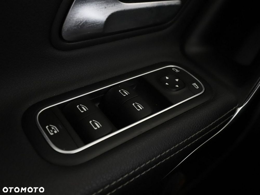 Mercedes-Benz CLA 200 d Progressive 8G-DCT - 38