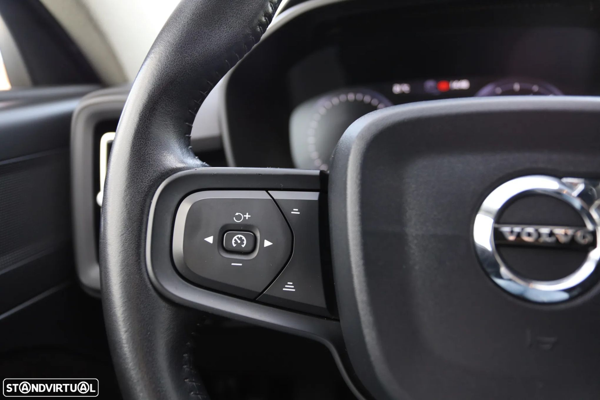 Volvo XC 40 1.5 T3 Momentum Plus - 15