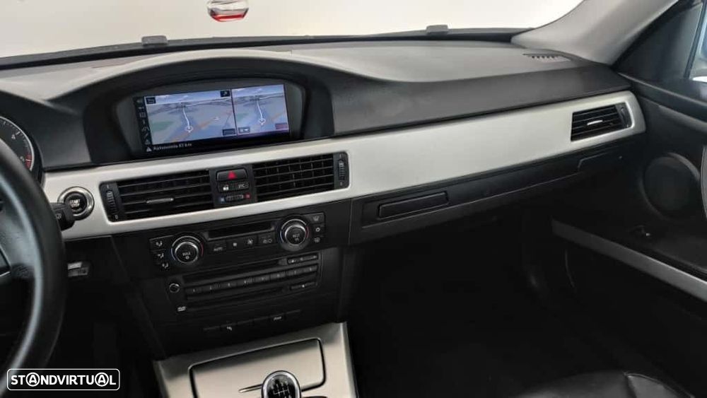 BMW 320 d xDrive Coupe - 26