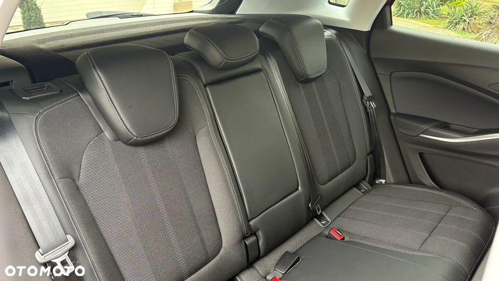 Opel Grandland 1.2 T Business Elegance S&S - 38