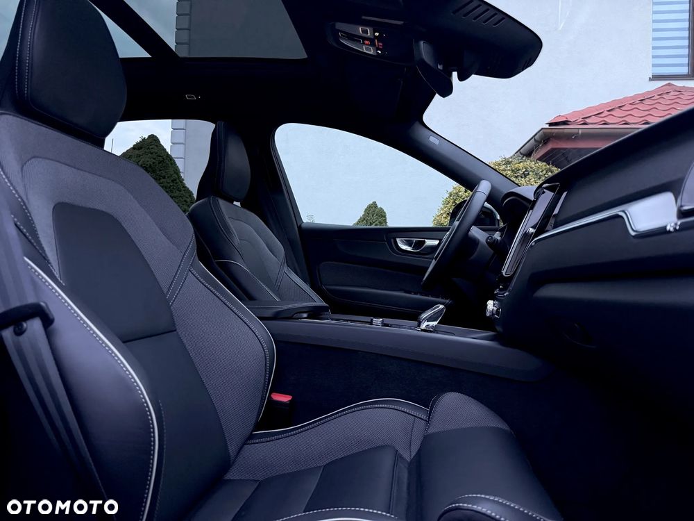 Volvo XC 60 B5 B AWD Geartronic RDesign - 11