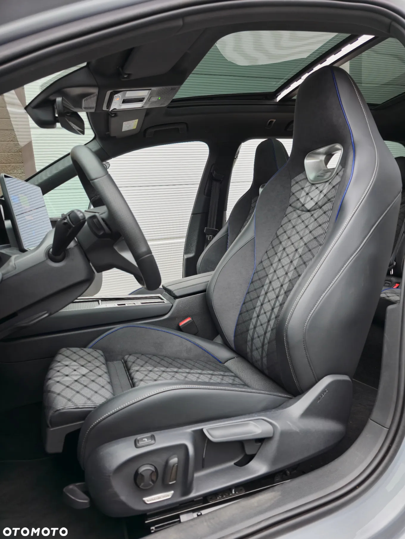 Volkswagen Passat Variant 2.0 TDI SCR DSG R-Line - 8