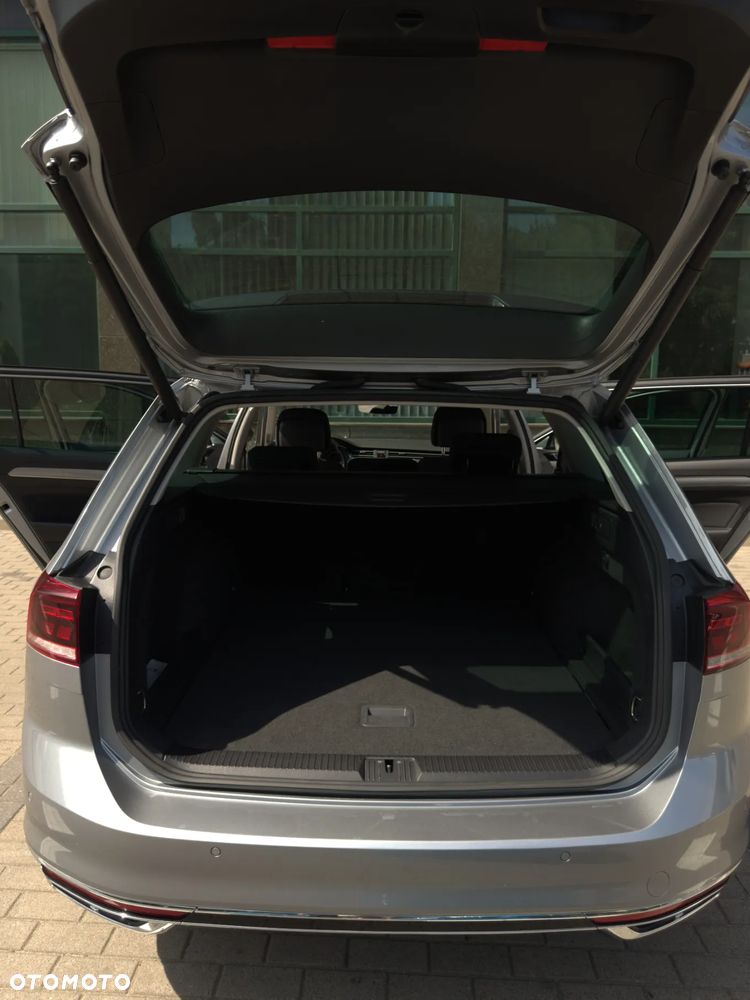 Volkswagen Passat 2.0 TSI Business DSG - 18