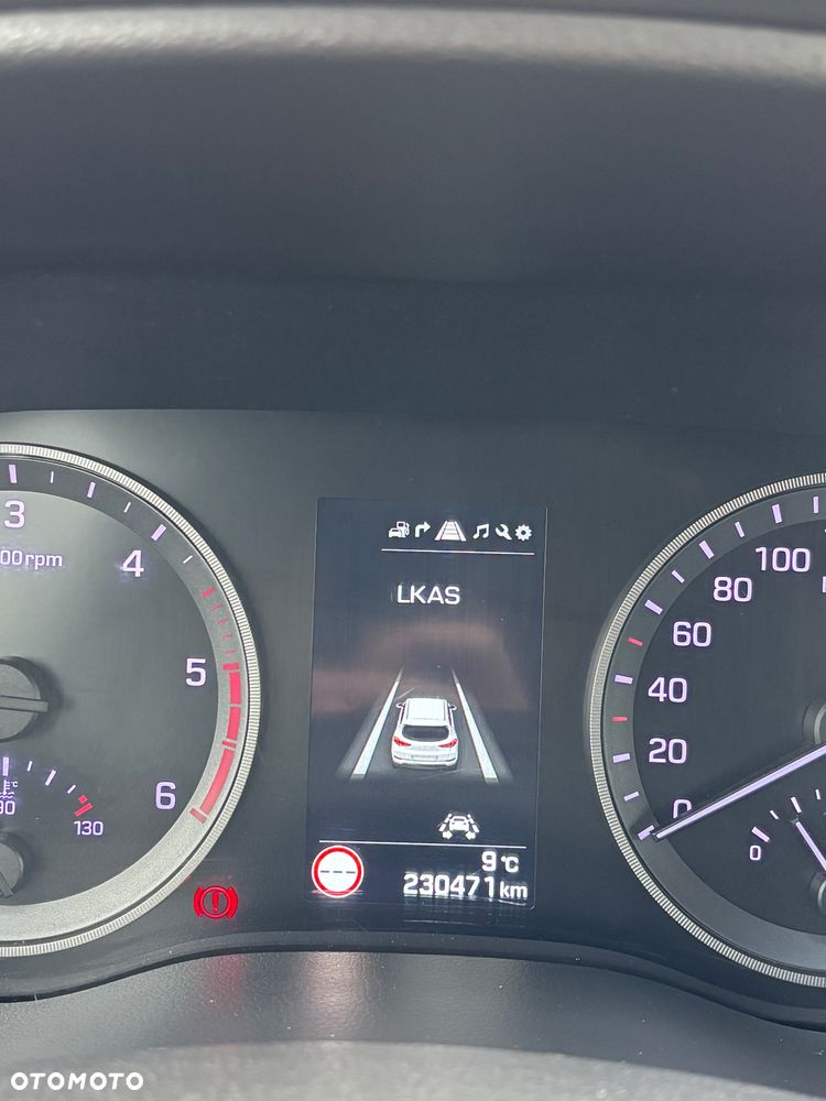 Hyundai Tucson 2.0 CRDI BlueDrive Style 2WD - 27