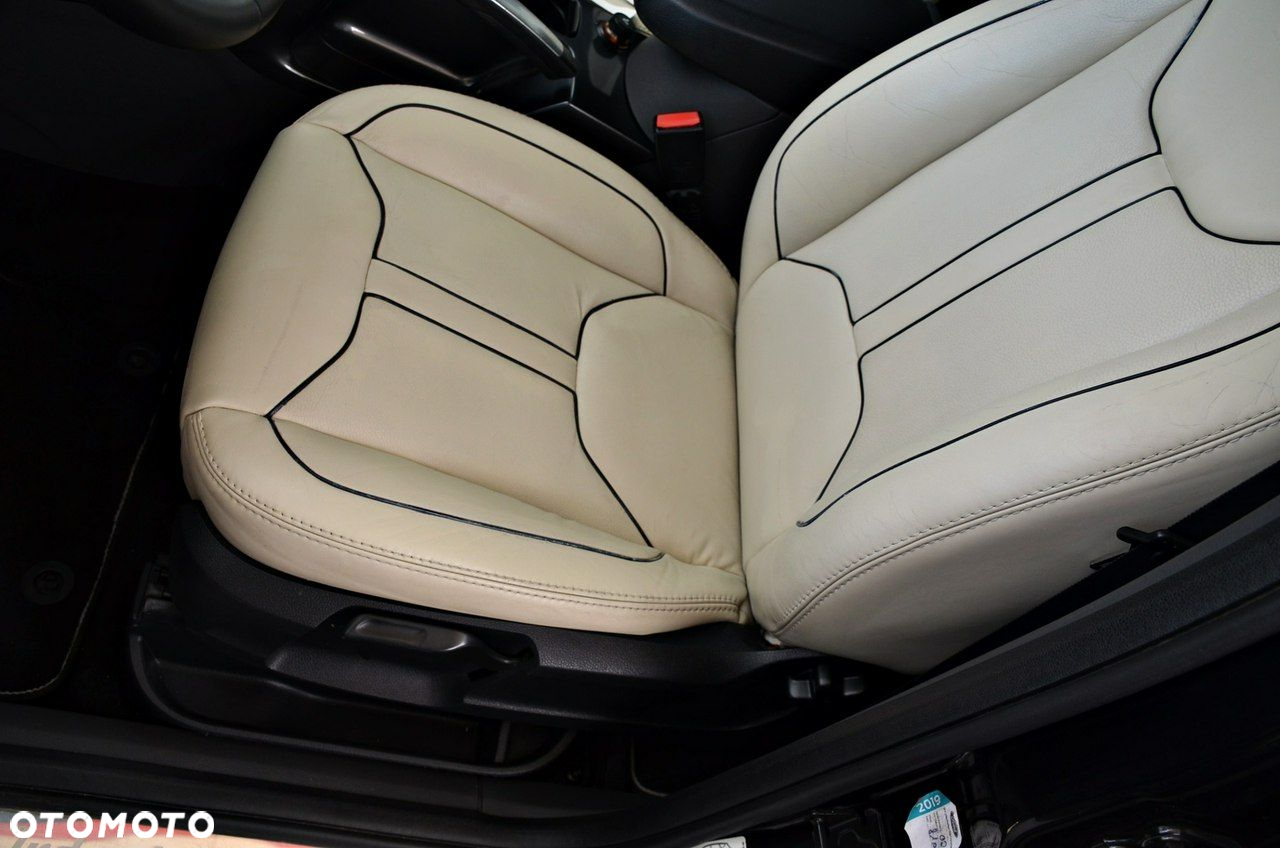 Ford Kuga - 25