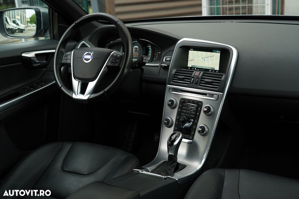 Volvo XC 60 D4 AWD Geartronic Summum - 11