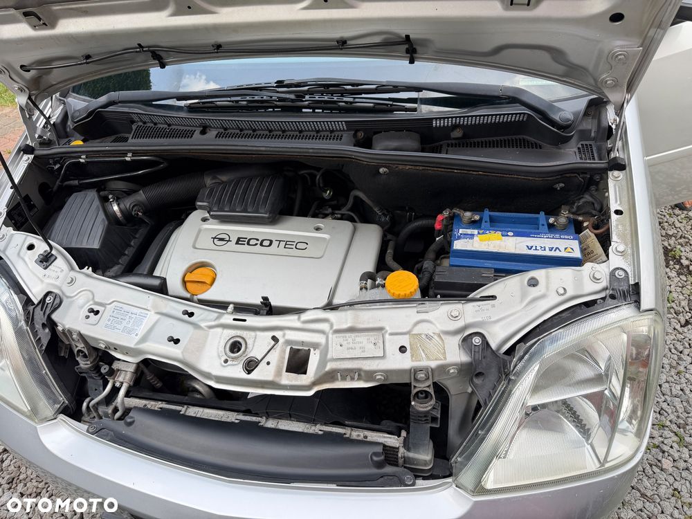 Opel Meriva 1.6 16V Essentia - 12
