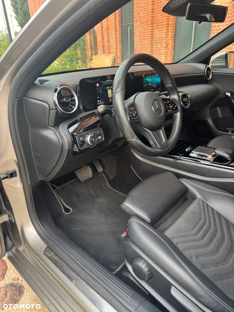 Mercedes-Benz Klasa A 220 4-Matic Progressive 7G-DCT - 14