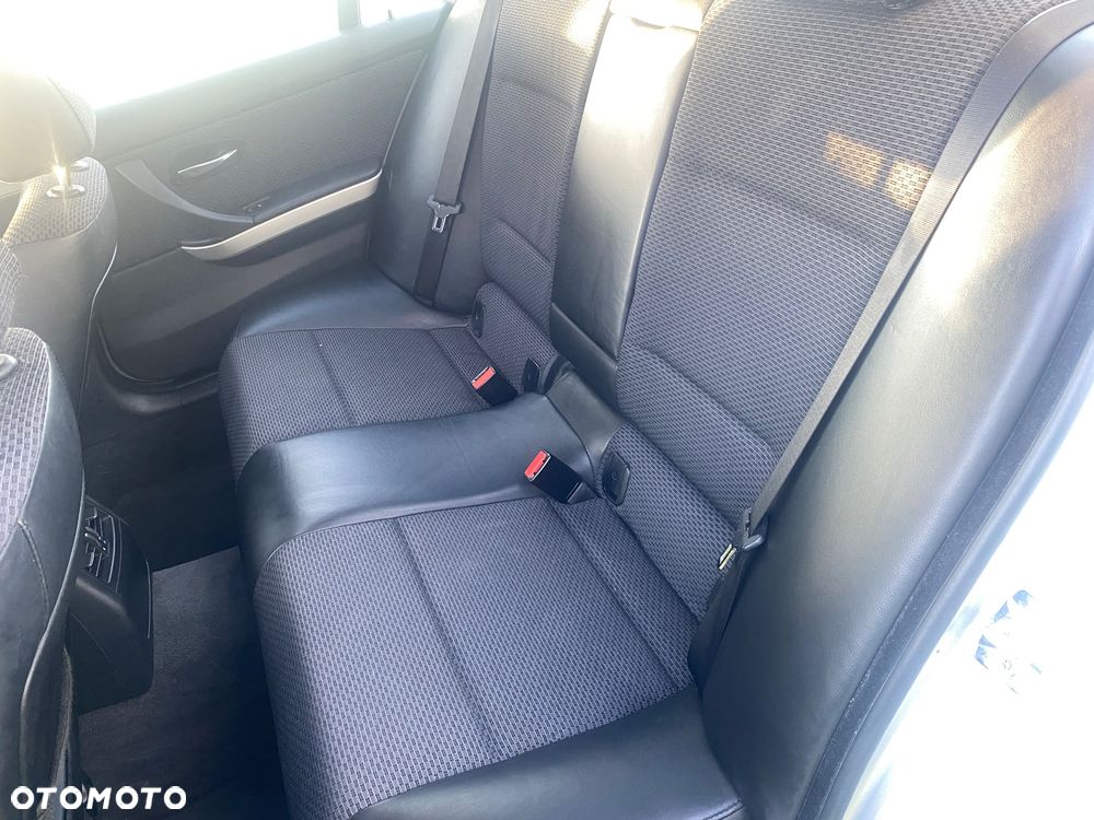 BMW Seria 3 320i Edition Exclusive - 15