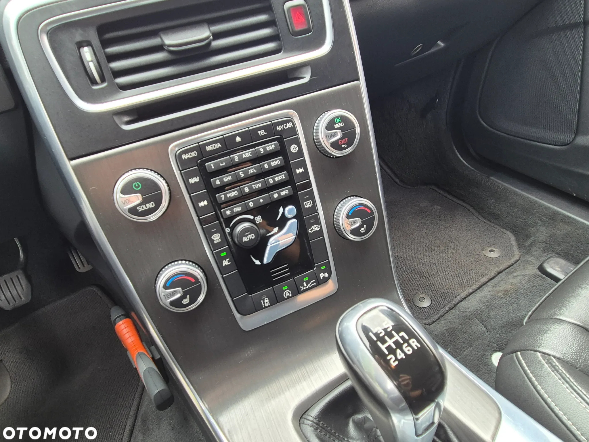 Volvo V60 D4 Drive-E Dynamic Edition (Momentum) - 38