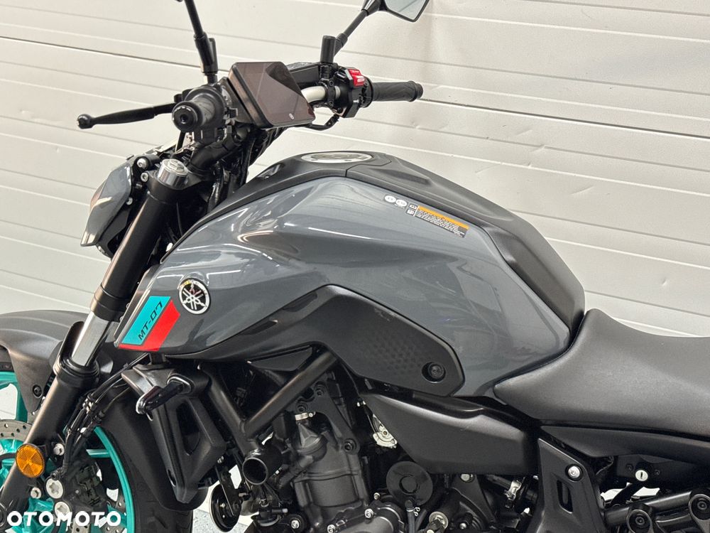 Yamaha MT - 24