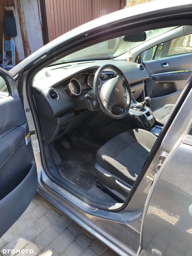 Peugeot 5008 2.0 HDi Family 7os - 9