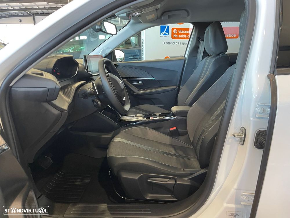 Peugeot 2008 1.2 PureTech Allure EAT8 - 8