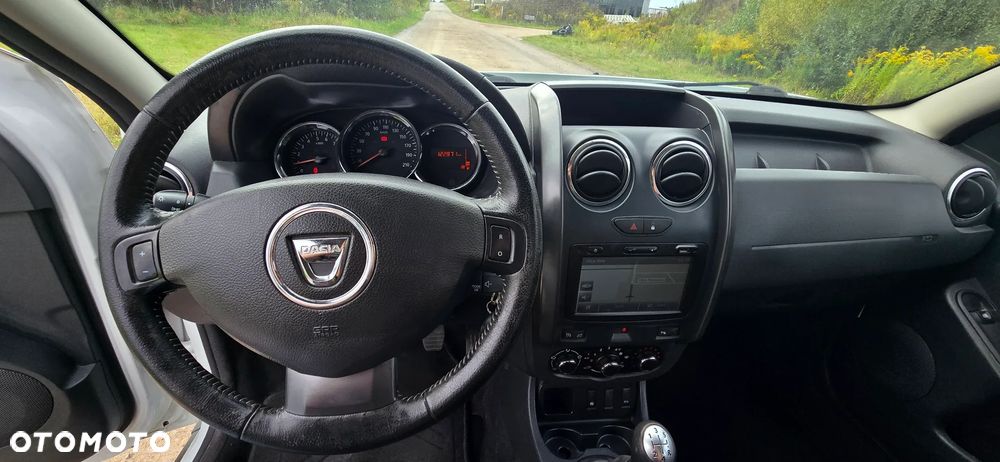 Dacia Duster 1.6 SCe Laureate S&S - 8