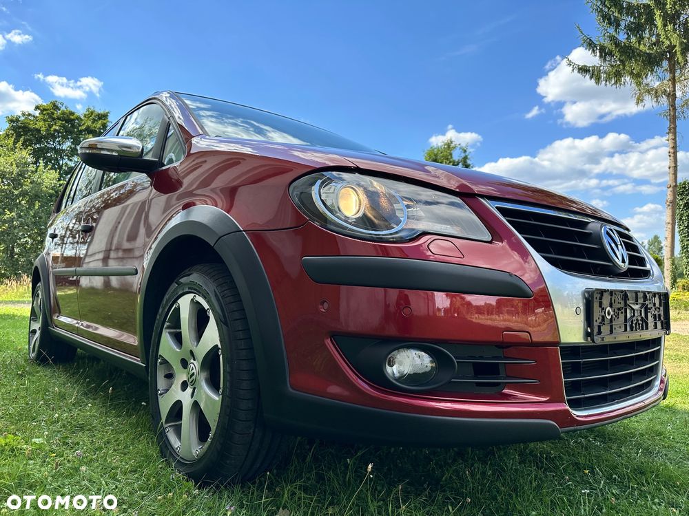Volkswagen Touran 1.4 TSI DSG Cross - 10