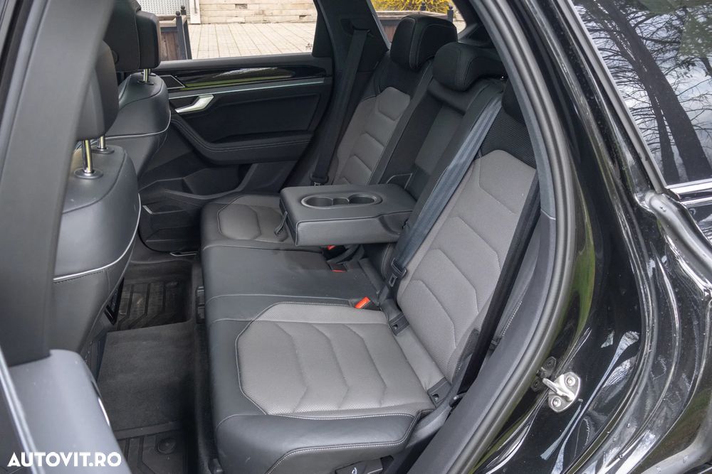 Volkswagen Touareg V6 TDI 4MOTION R-Line - 8