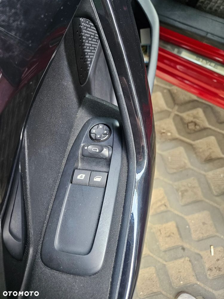 Peugeot 208 1.2 PureTech Active - 22