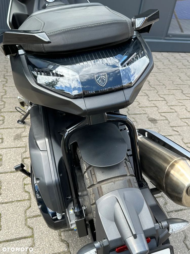 Peugeot XP400 - 8