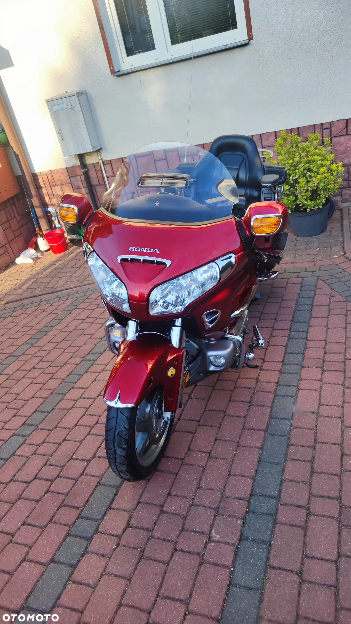 Honda GL - 9