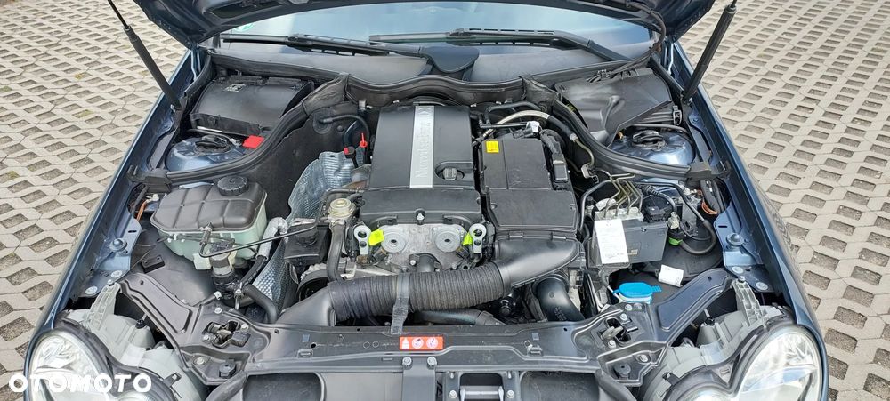 Mercedes-Benz CLK - 16