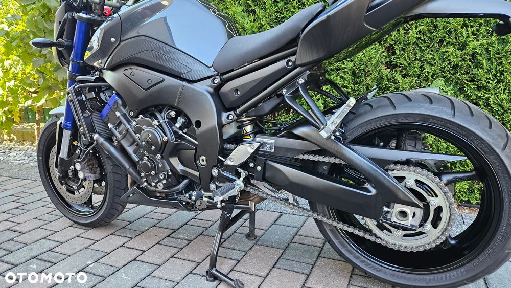 Yamaha FZ8 - 32
