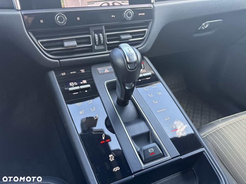 Porsche Macan T - 21