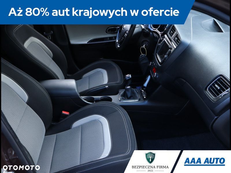 Kia Ceed - 10