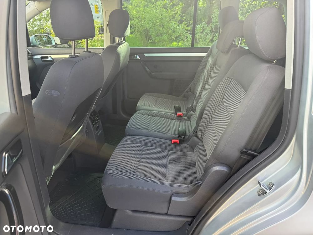 Volkswagen Touran 2.0 TDI Trendline - 11