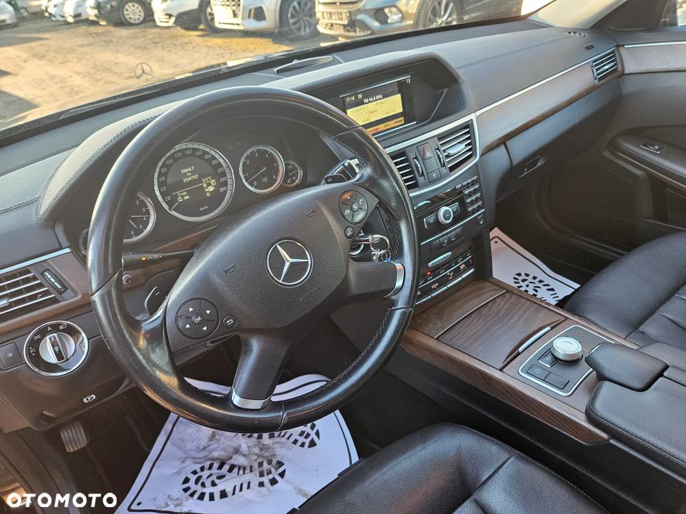Mercedes-Benz Klasa E 350 CDI DPF BlueEFFICIENCY 7G-TRONIC Elegance - 16