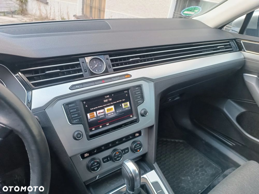Volkswagen Passat - 8