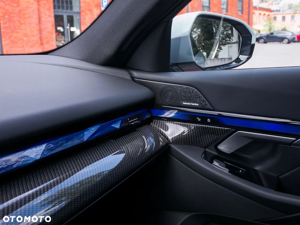 BMW Seria 5 - 32