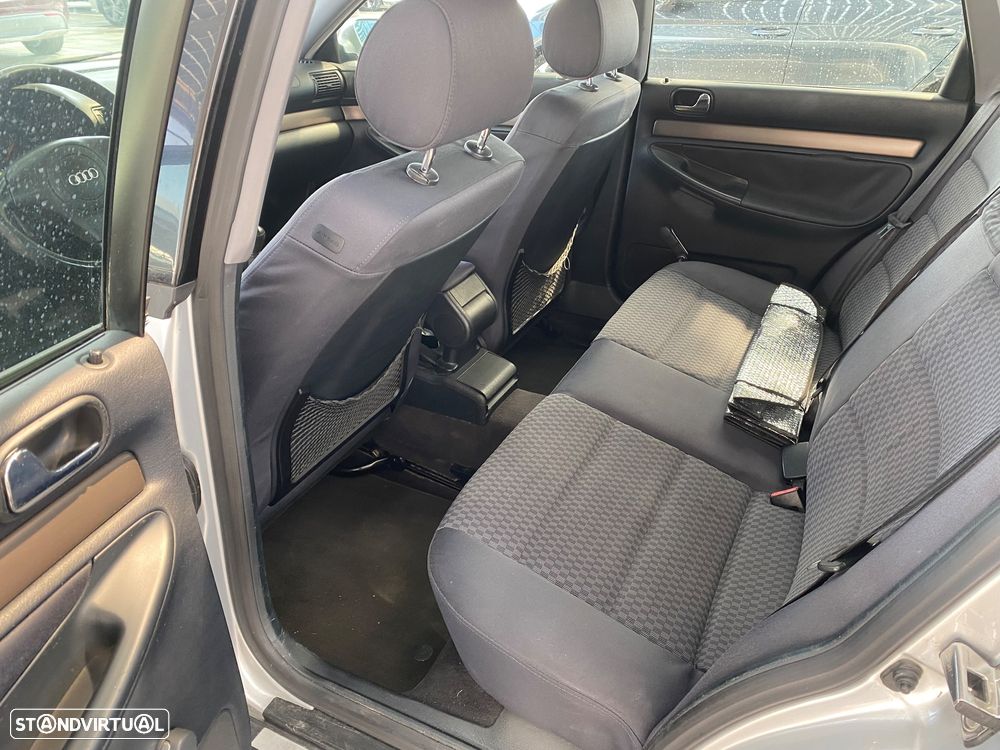 Audi A4 Avant 1.9 TDI Attraction - 6