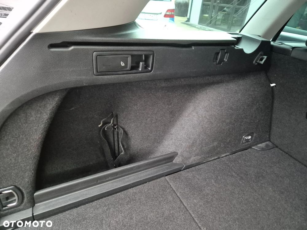 Volkswagen Passat Variant 2.0 TDI SCR DSG Business - 11