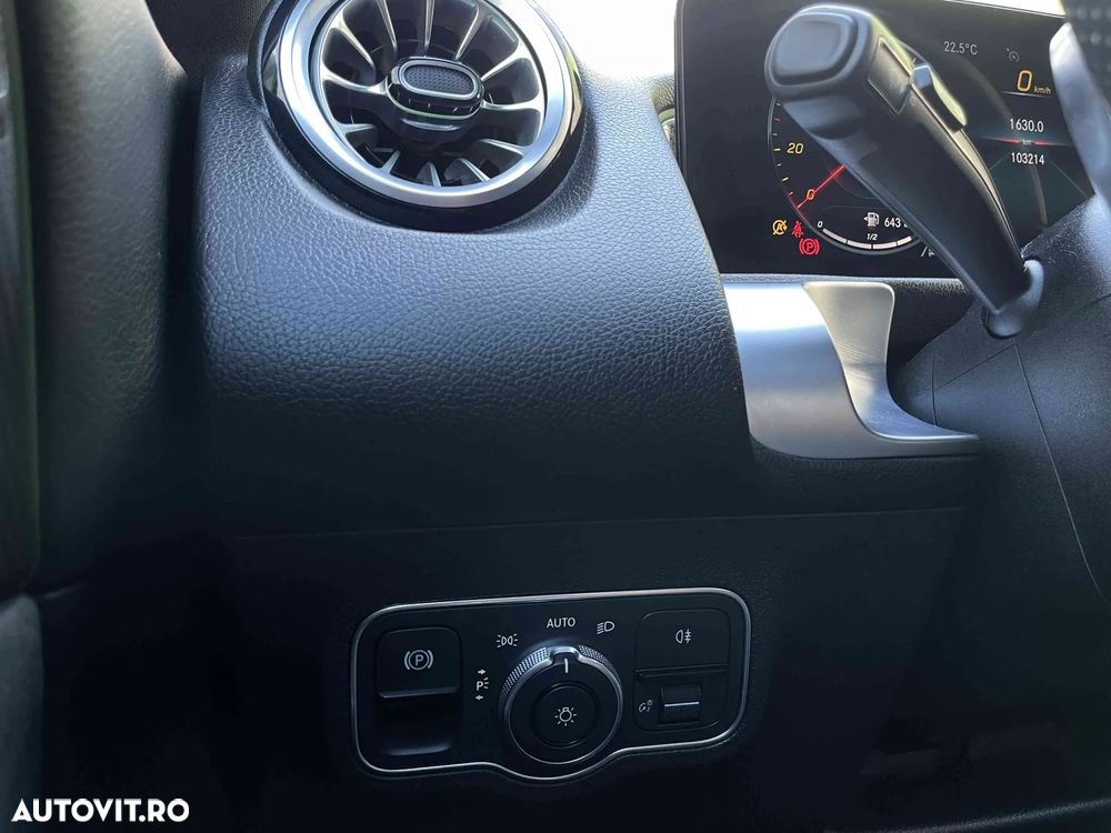 Mercedes-Benz GLB - 10