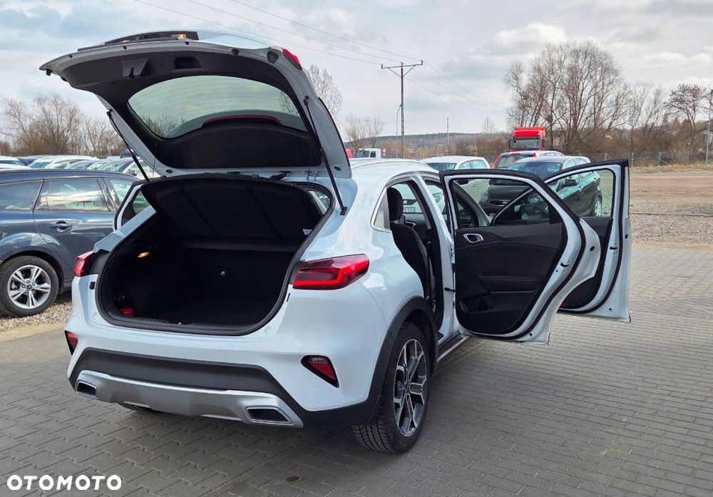Kia XCeed - 25