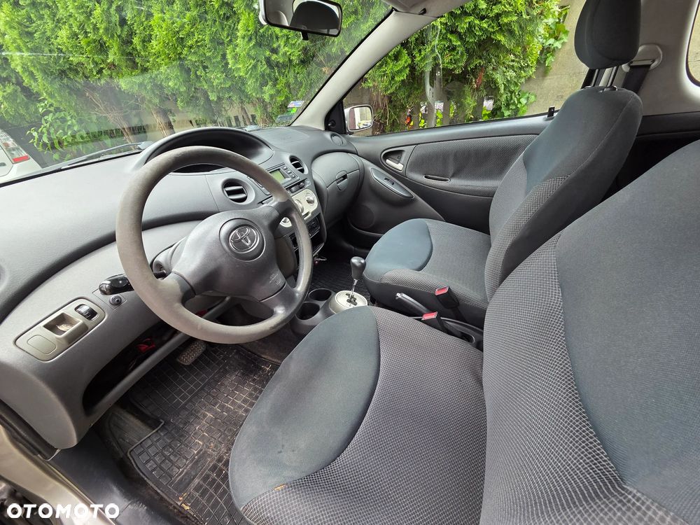 Toyota Yaris 1.0 Luna MM - 10
