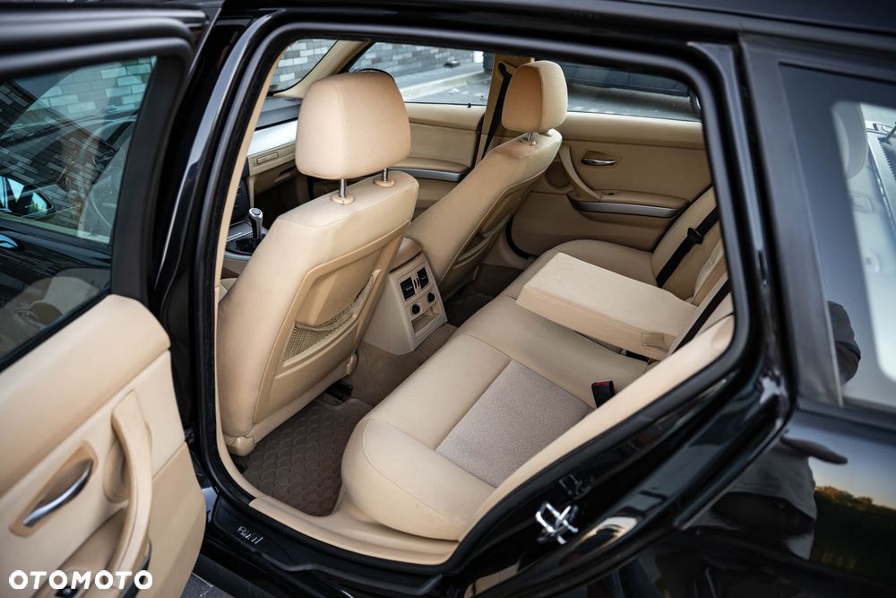 BMW Seria 3 320d - 30