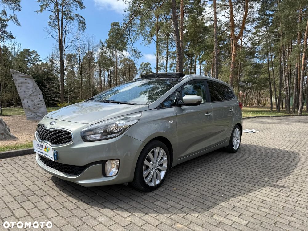 Kia Carens - 1