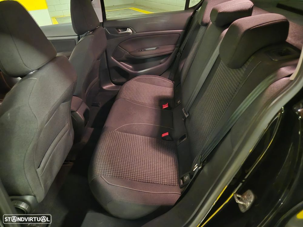 Peugeot 308 1.6 BlueHDi Style J17 - 35