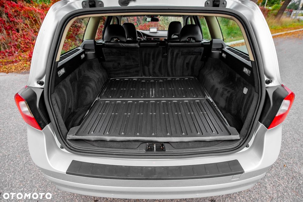 Volvo V70 2.5T Summum - 32