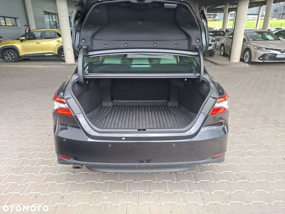 Toyota Camry - 13