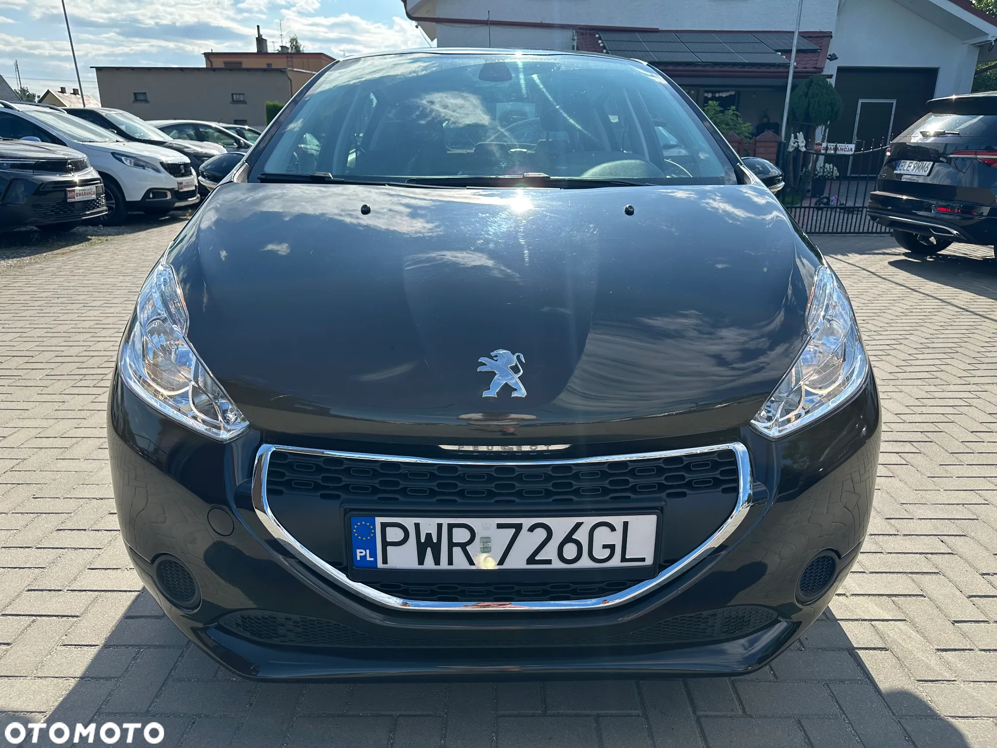 Peugeot 208 - 35