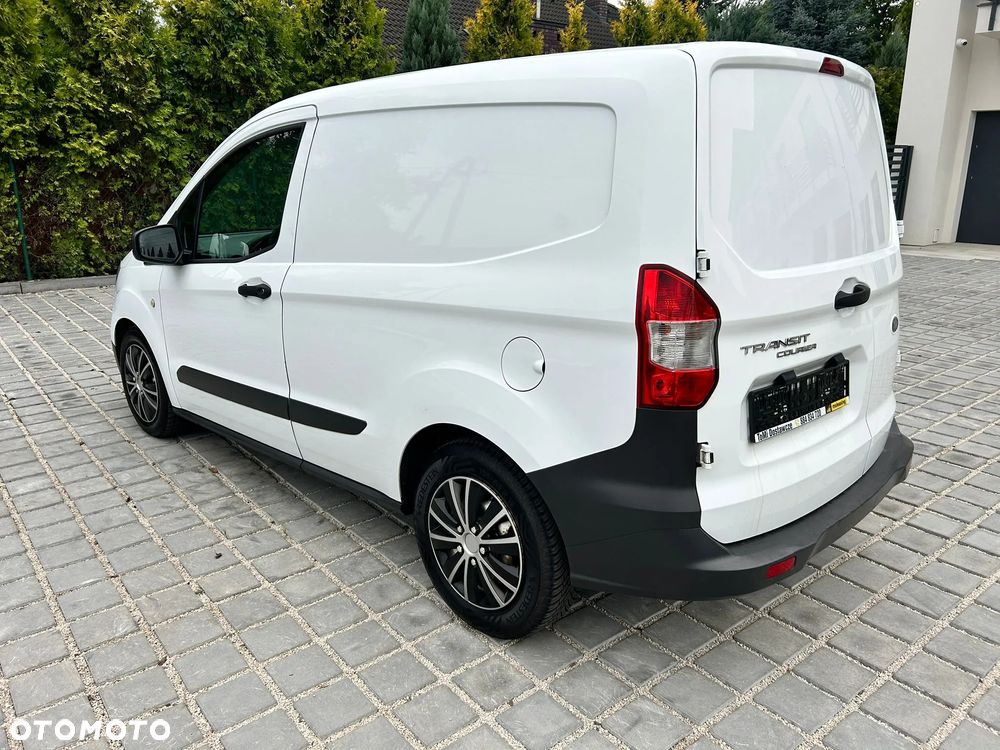 Ford Transit Courier - 4