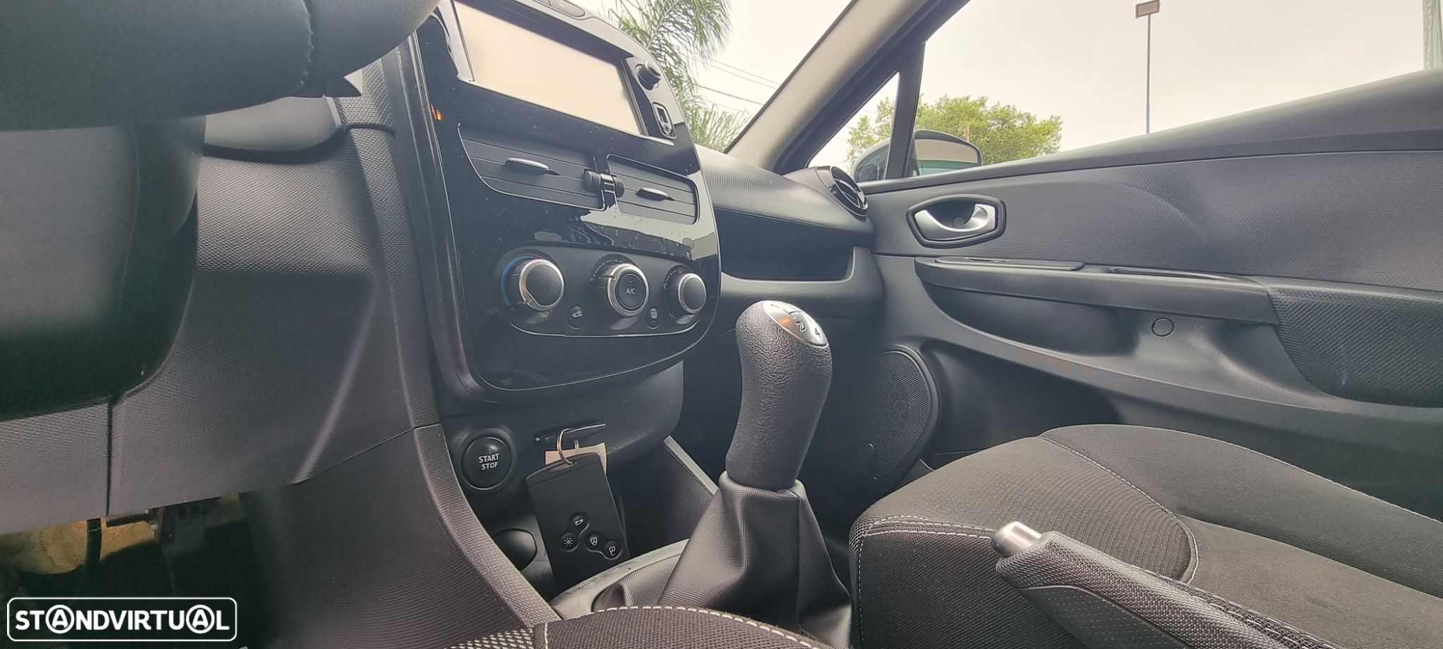 Renault Clio Sport Tourer 0.9 TCE Dynamique S - 28