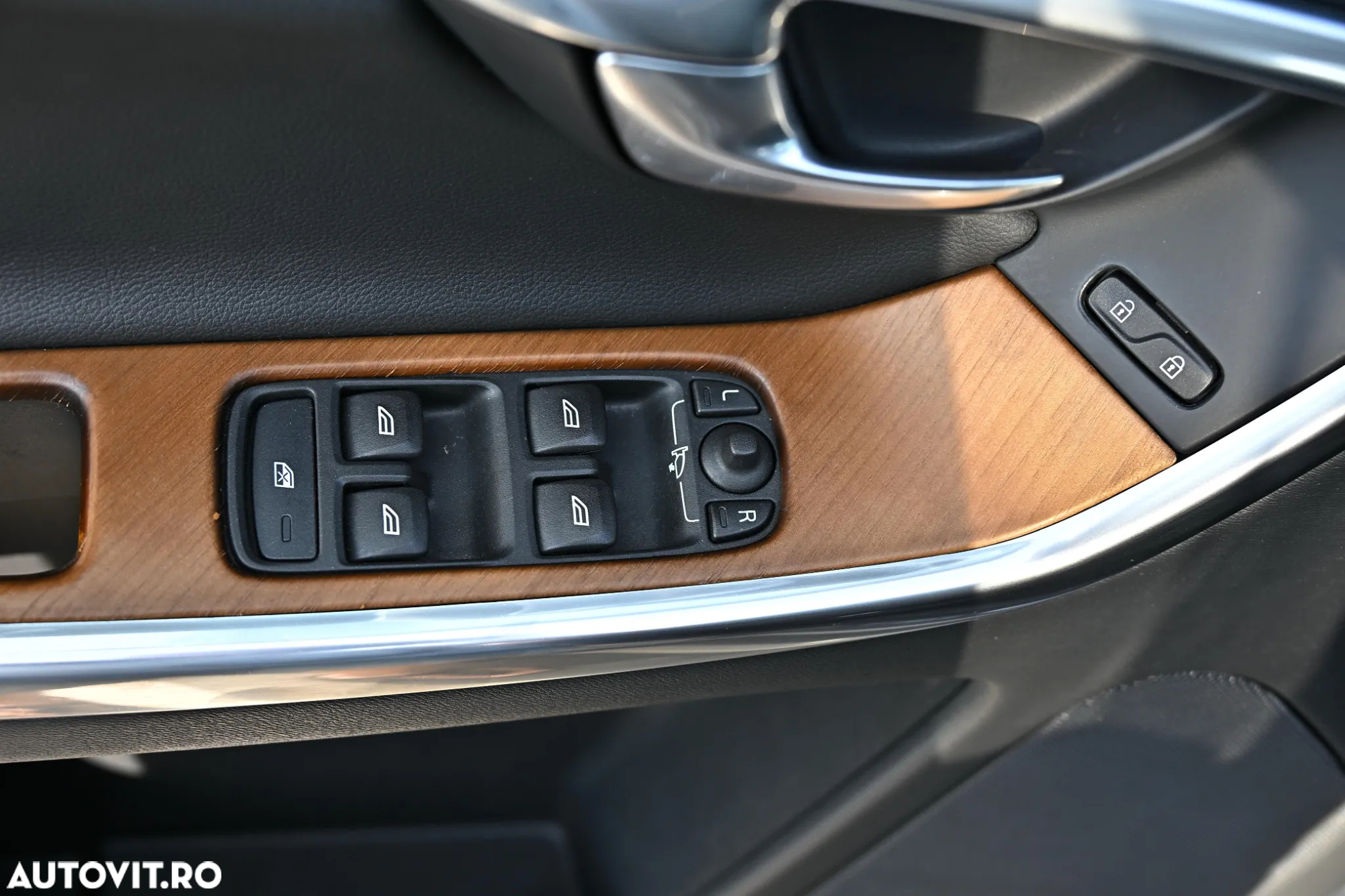 Volvo XC 60 D4 Geartronic Summum - 30