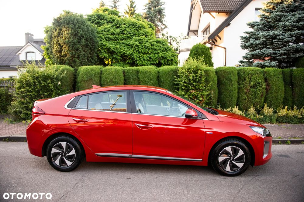 Hyundai IONIQ 1.6 GDI Premium - 4