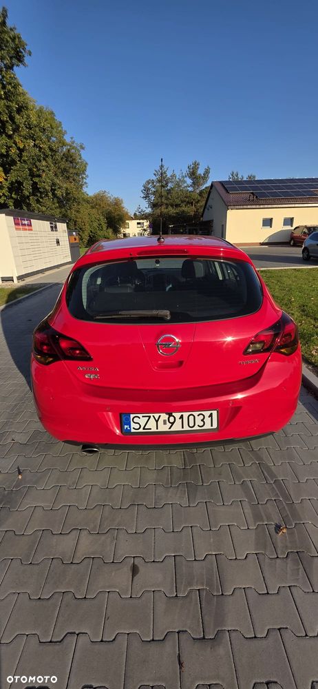 Opel Astra 2010 photo 5