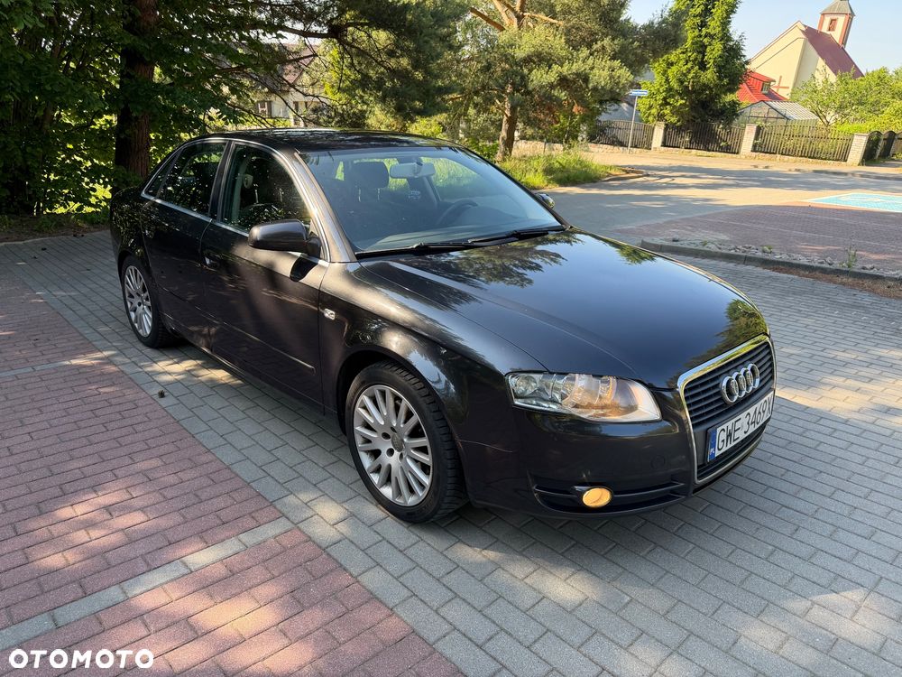 Audi A4 Limousine - 5