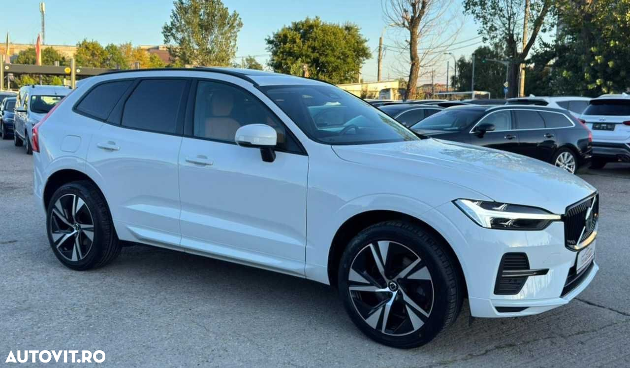 Volvo XC 60 B4 MHEV AT8 FWD Momentum Pro - 11