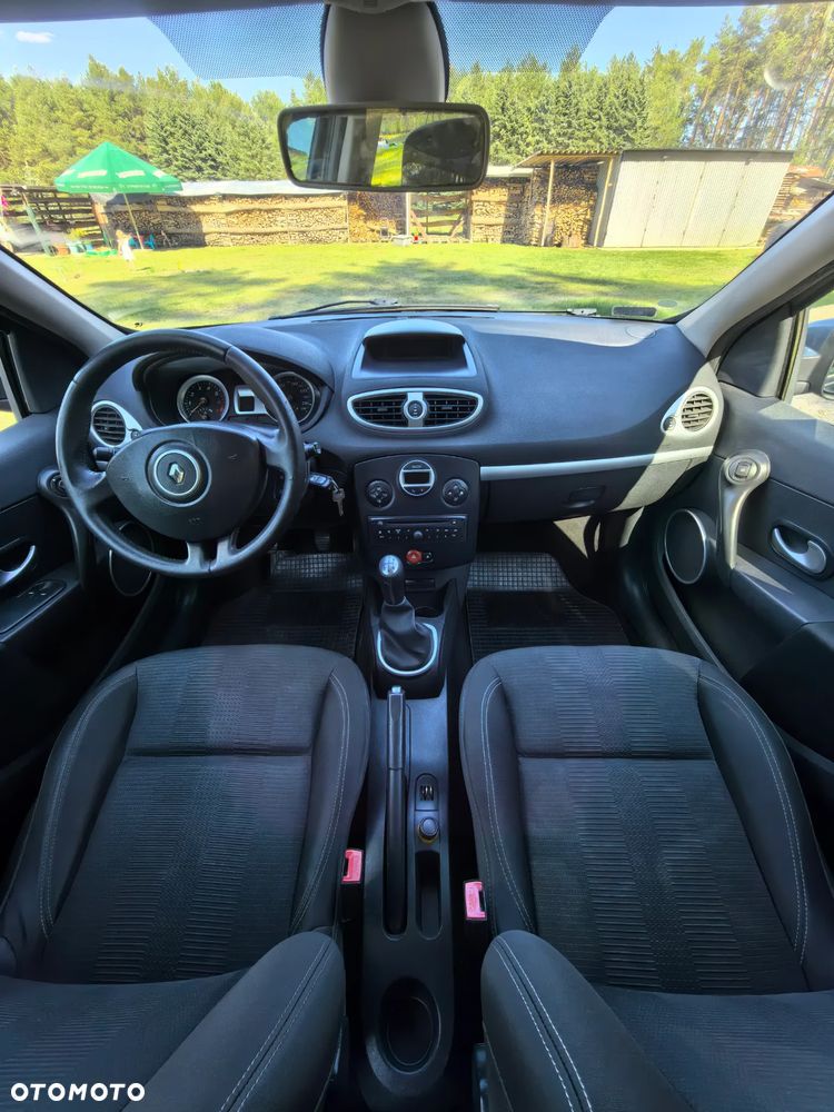 Renault Clio 1.2 16V Authentique - 9